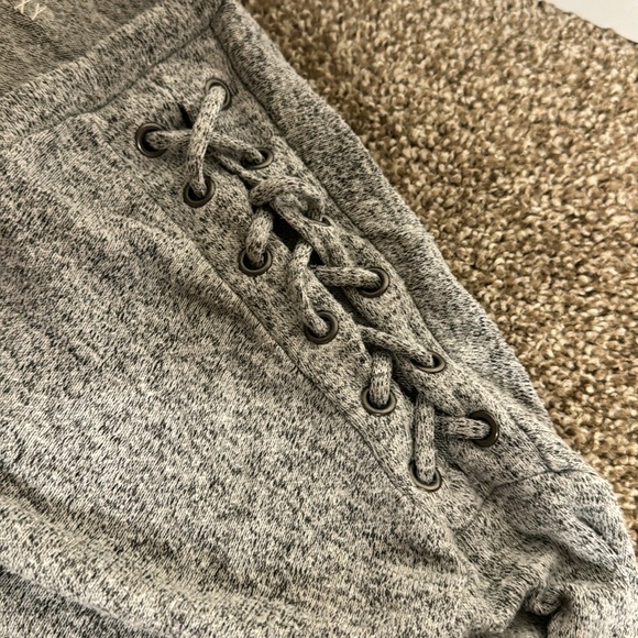 Heathered Grey Flowy Long Sleeve American Eagle - Picture 3 of 3